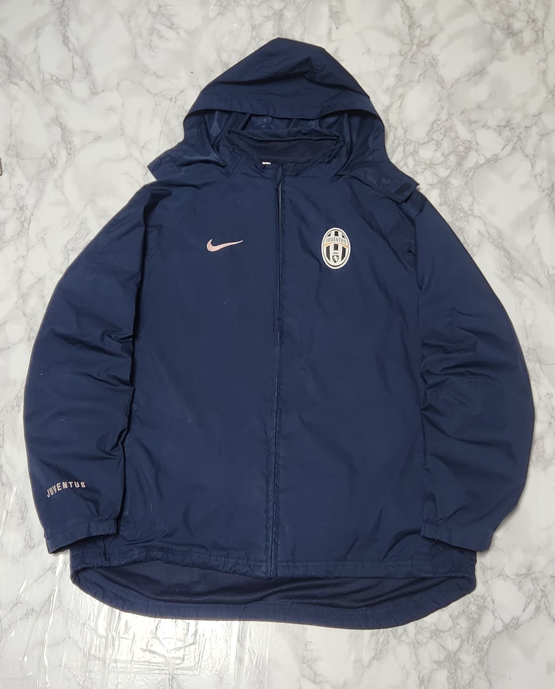 나이키 유벤투스 04-05 핑크 스우시 바람막이 후드 자켓
 상품이미지1