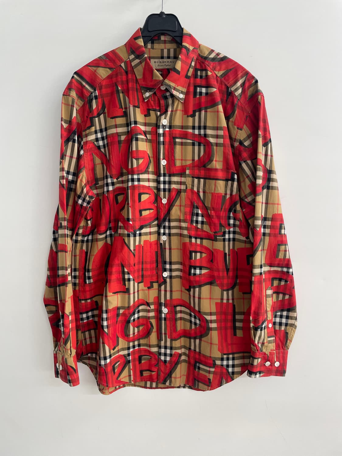 버버리 그래피티 셔츠 상품이미지1