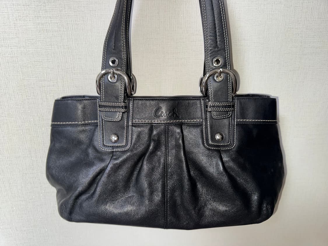 코치 버클 숄더백 상품이미지1