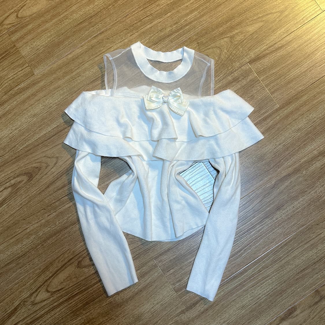 빈티지 화이트 시스루 오프숄더 리본 니트 티셔츠 히메갸루 달천깔 로걀 상품이미지1