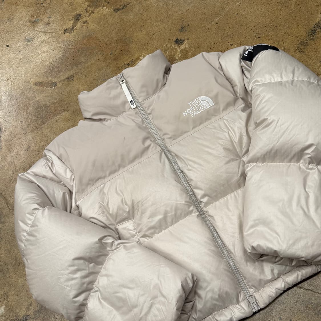 노스페이스 눕시 아이보리 숏패딩 상품이미지1