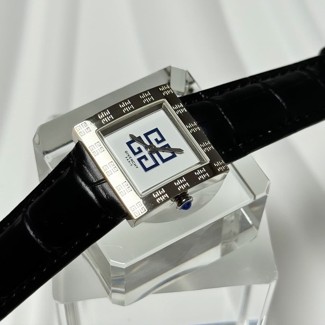 80's90's 빈티지 지방시 로고 엠보싱 스퀘어 워치 상품이미지3