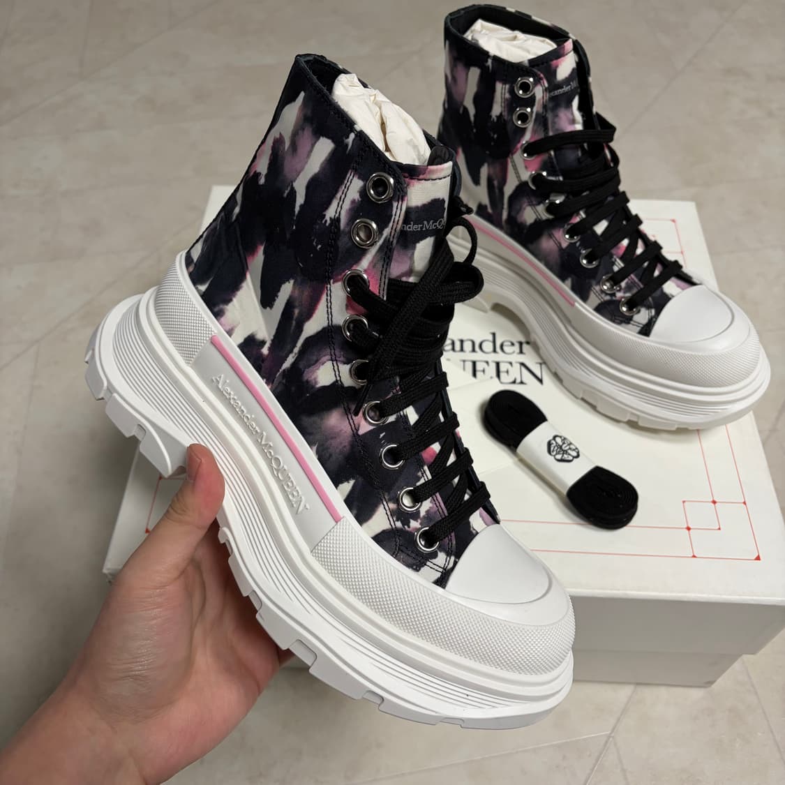 [새상품]알렉산더맥퀸 페인팅 트레드 슬릭 부츠 화이트 230 240 상품이미지2