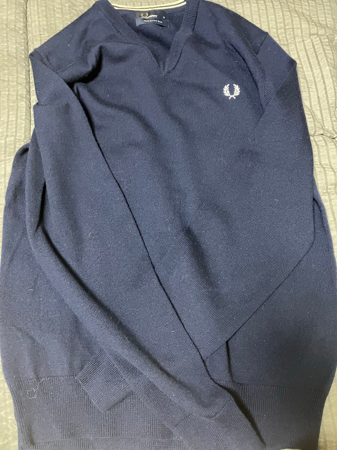 프레드페리 브이넥 네이비 메리노 울 스웨터 상품이미지1