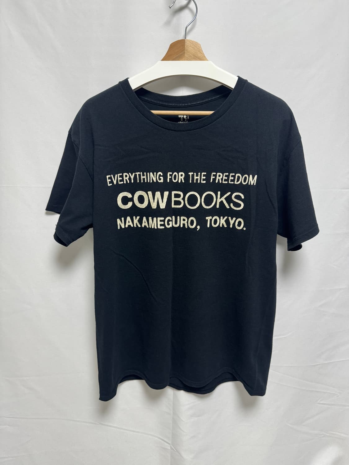 [L] COWBOOKS 카우북스 티셔츠 BLACK 상품이미지1