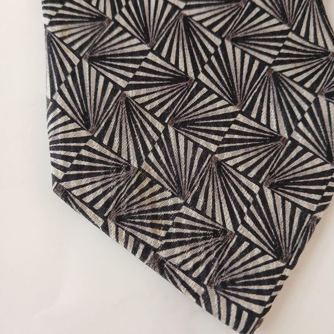 샤를주르당(찰스주르당) 실크 블랙 넥타이 9.6cm B등급 A18930
 상품이미지7