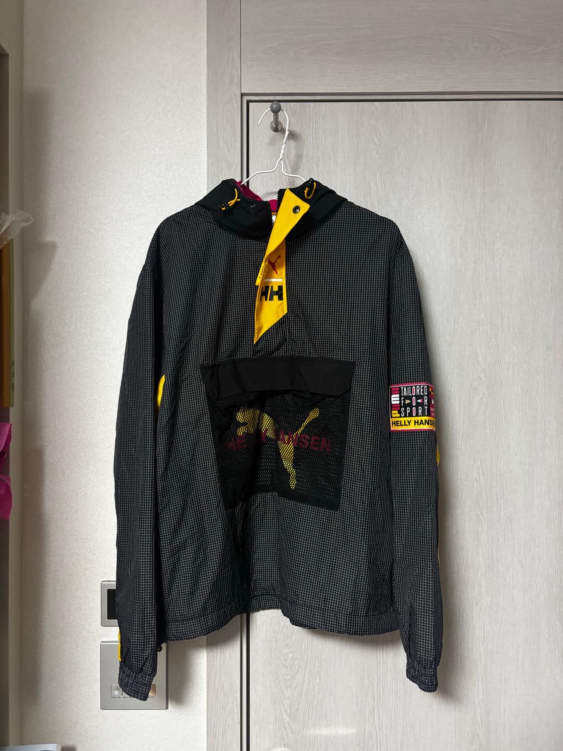 푸마 퓨마 X 헬리한센 콜라보 윈드브레이커 아노락 상품이미지3