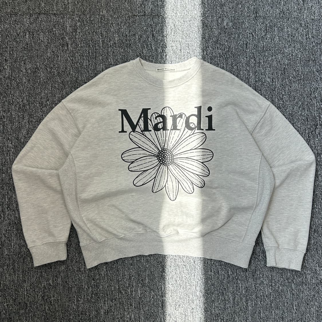 마르디메크르디 플라워 그레이 스웻셔츠 상품이미지1