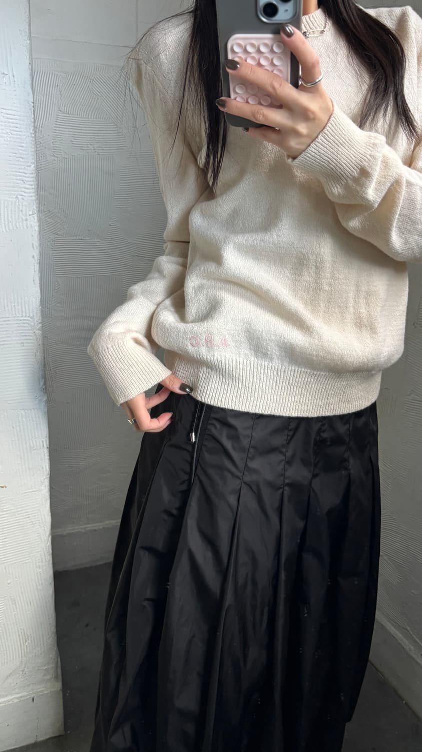 A.P.C. 아페쎄 핑크자수로고 아이보리컬러 유넥 니트 상품이미지4