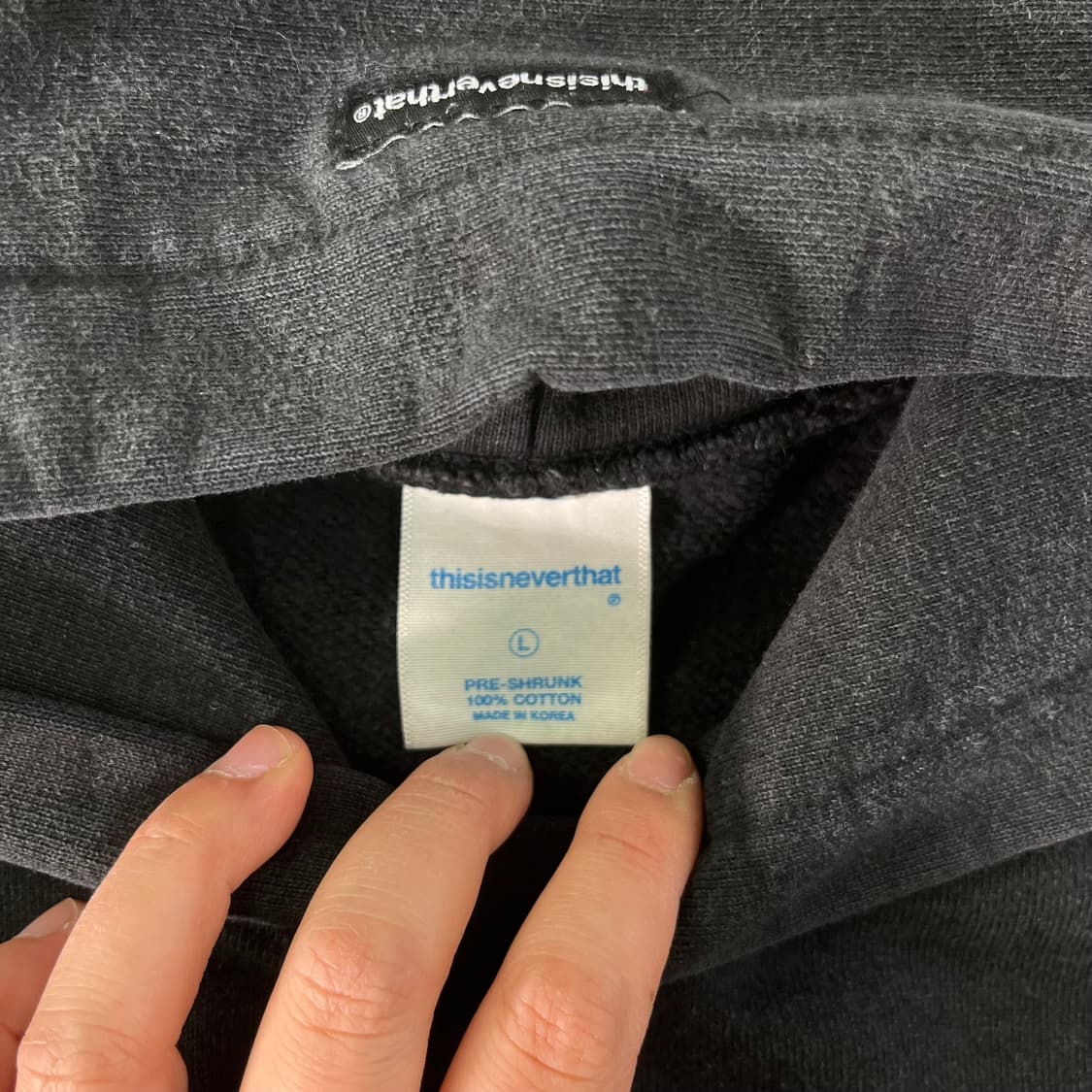 105 디스이즈네버댓 백로고 후드티 상품이미지4