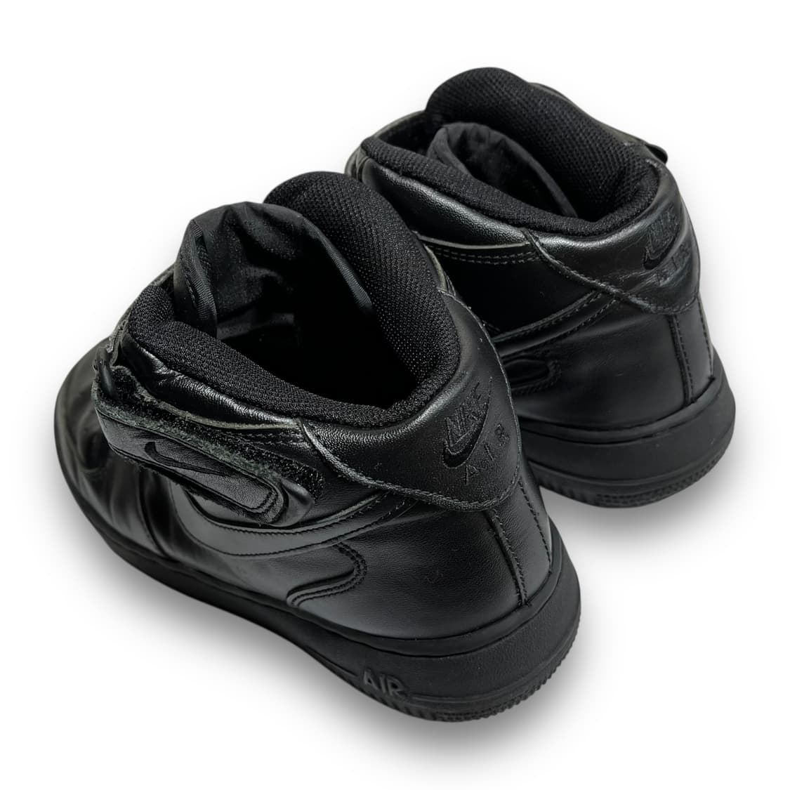 나이키 에어포스 1 미드 트리플 블랙 슈즈 상품이미지6