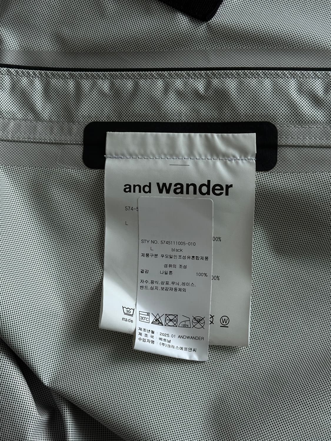 [L] and wander 2.5L 하이커 레인 자켓 블랙 상품이미지5