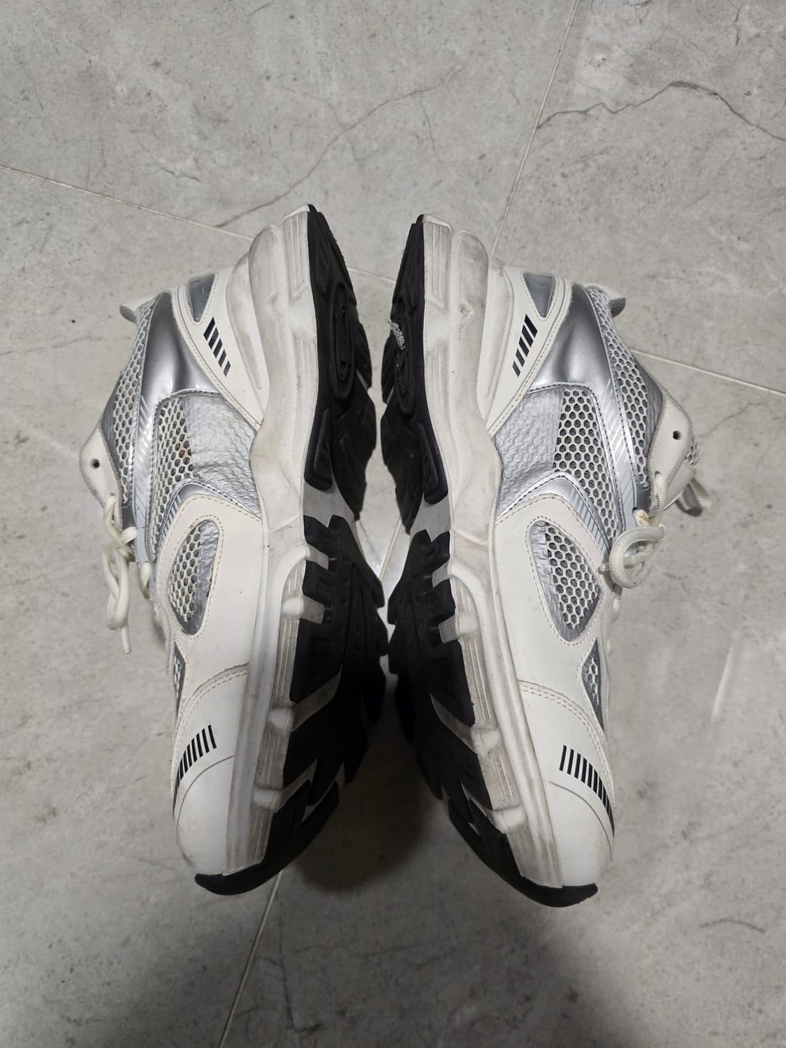 악셀아리가토 275 마라톤 러너 화이트/실버 상품이미지2