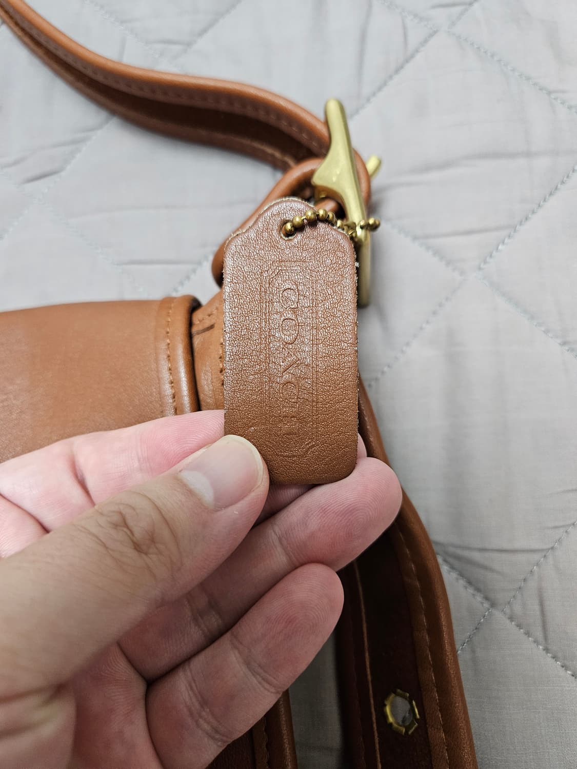 올드코치 크로스백 tan 상품이미지5