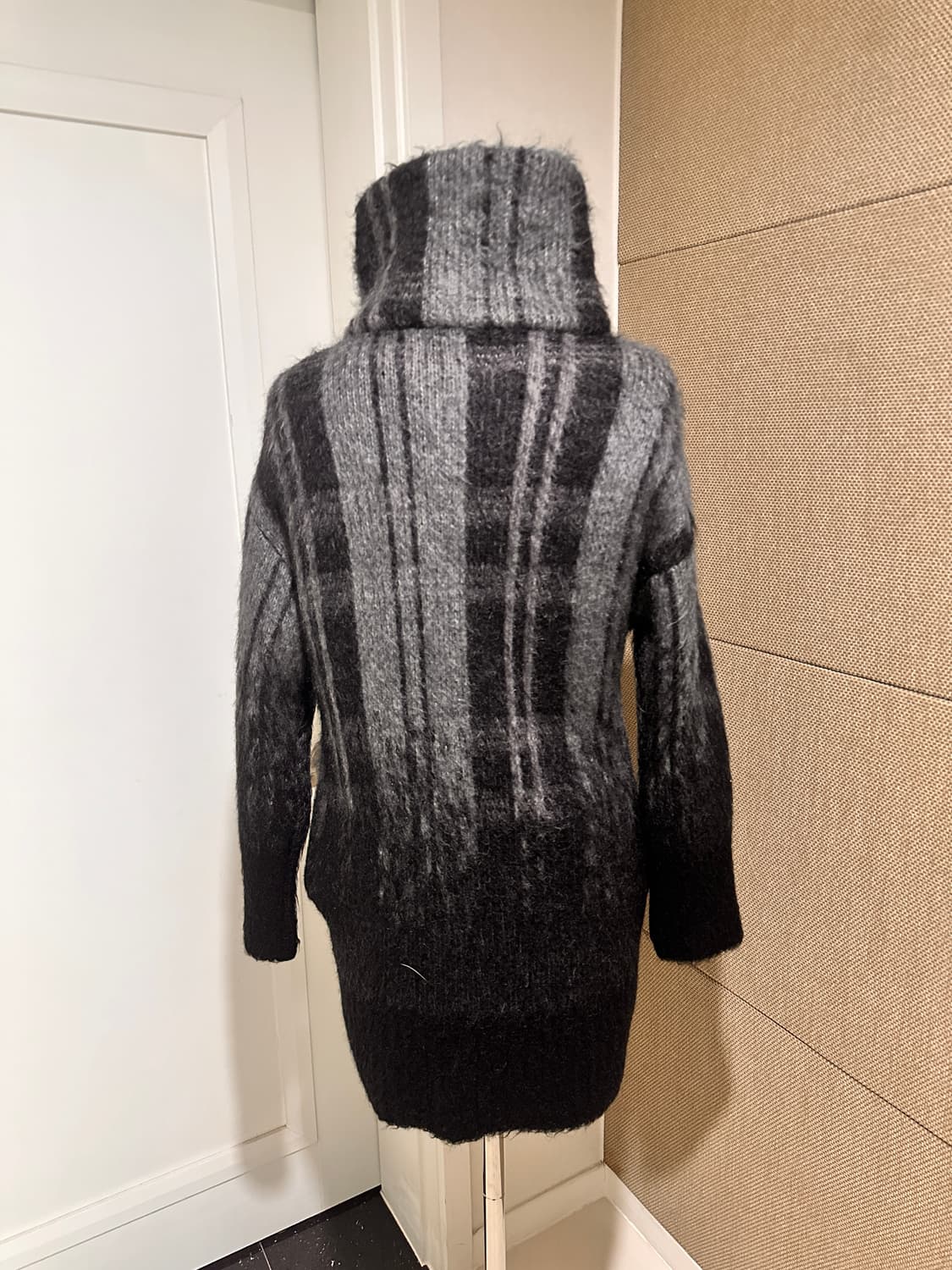 비비안웨스트우드 체크 orb로고버튼 2way 지퍼코트 상품이미지3