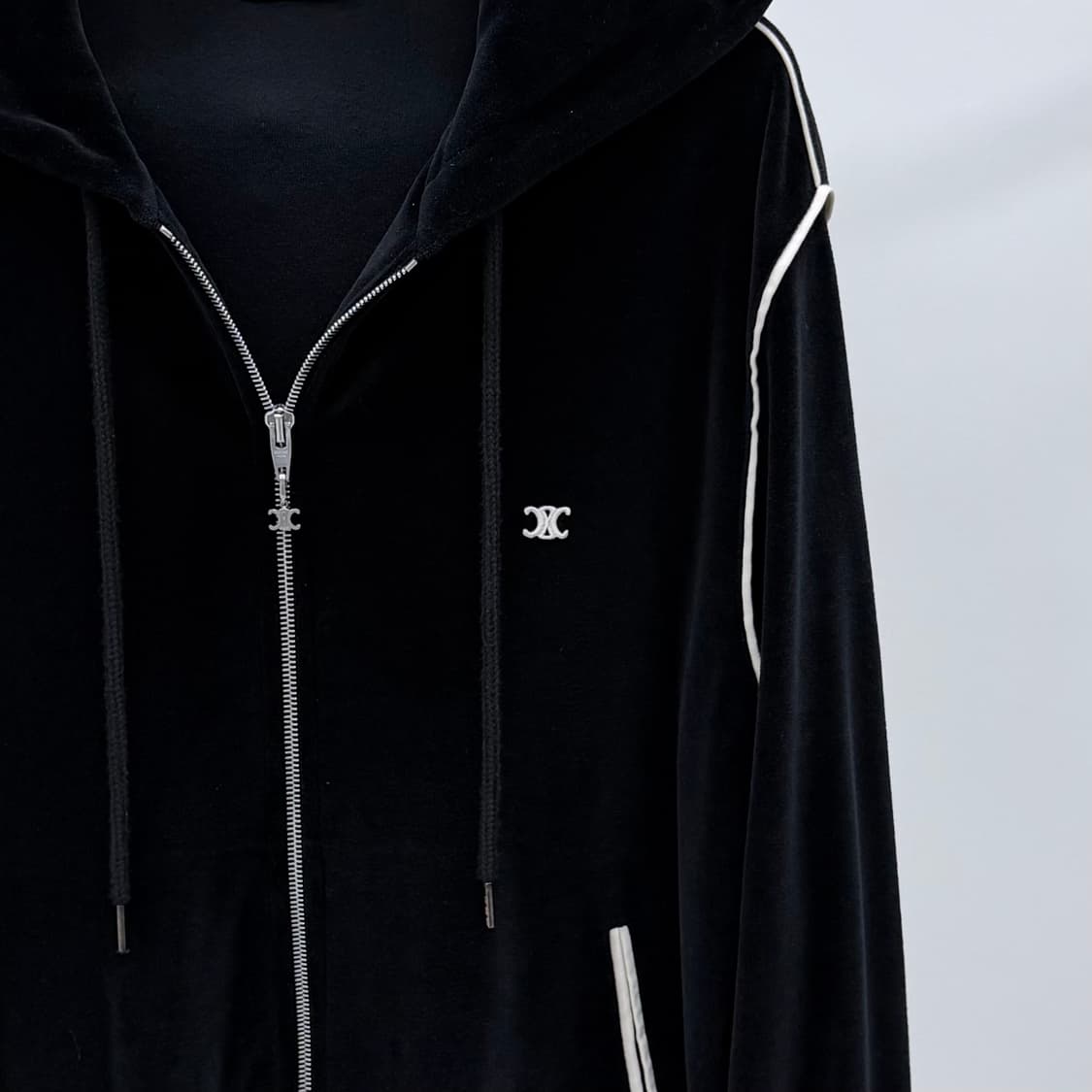 [S+급/XL] 셀린느 트리오페 벨벳 트레이닝 후드 집업 자켓 블랙 상품이미지2