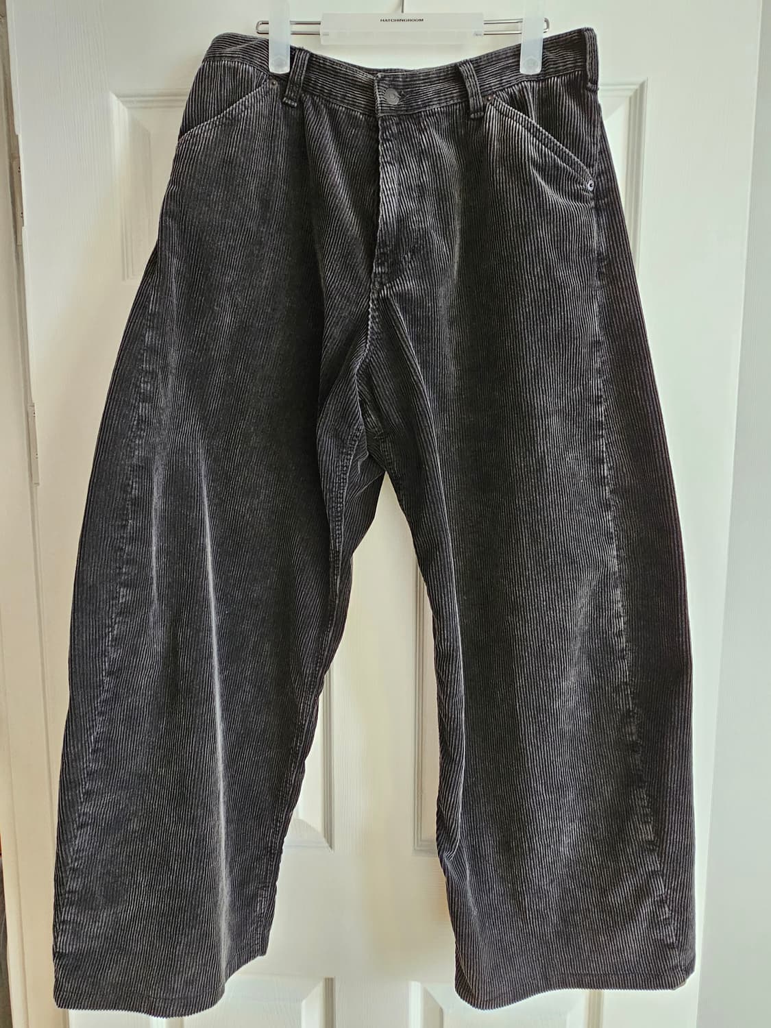 해칭룸 와이드 커브 코듀로이 팬츠 aged 블랙 상품이미지1