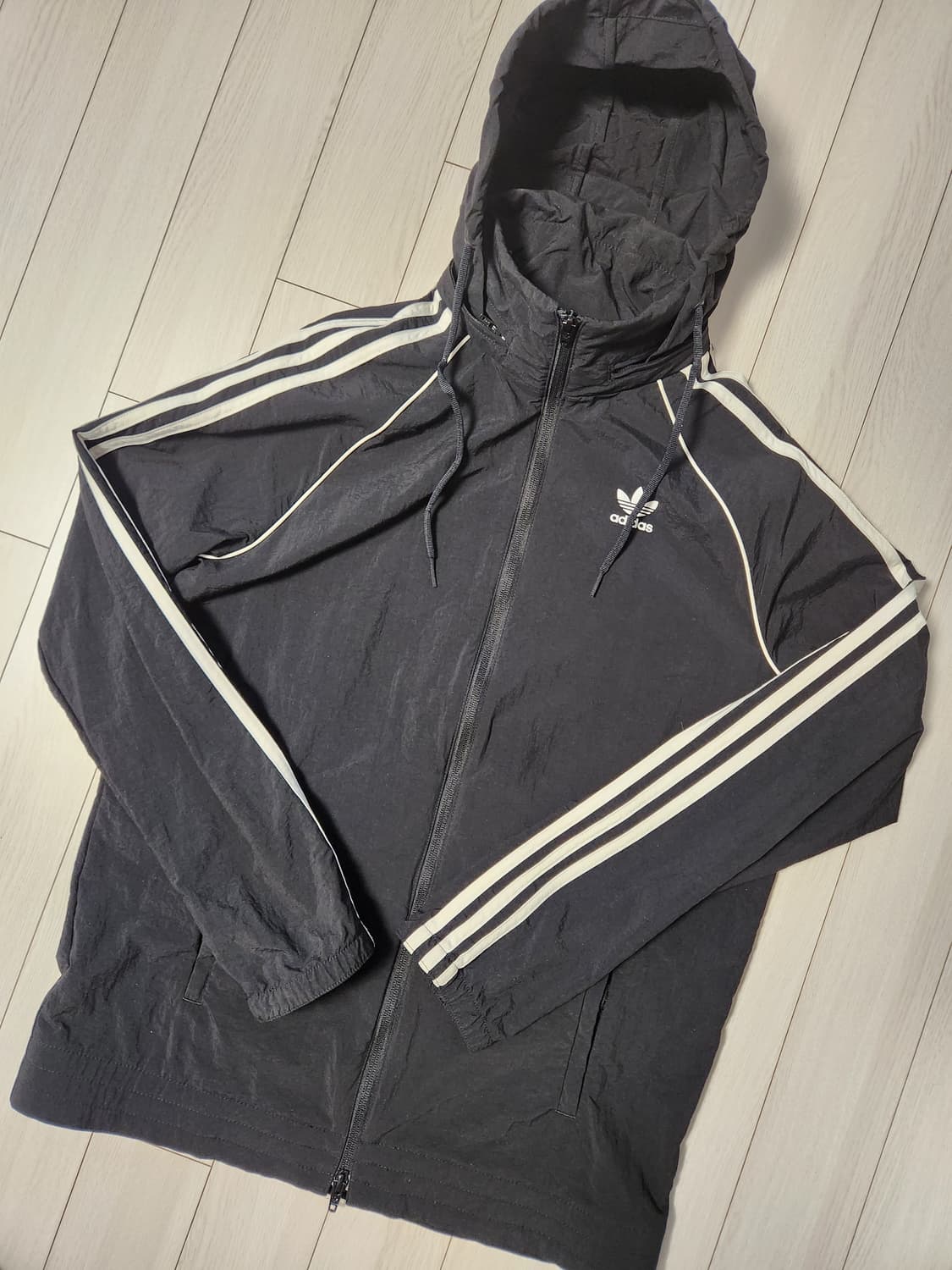 아디다스 슈퍼스타 윈드브레이커 CW1309 바람막이 집업 사이즈95 m
 상품이미지2