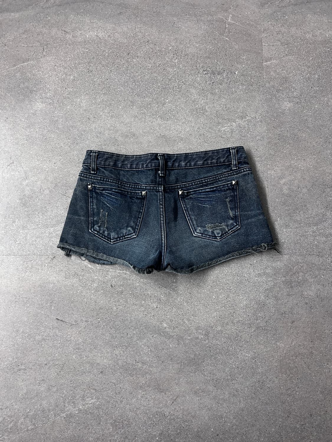 Studded Distressed Denim Shorts 상품이미지7