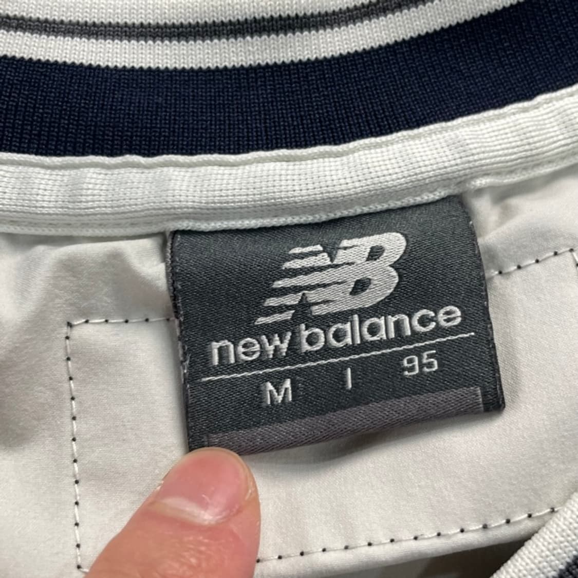 100 뉴발란스 우븐 피스테 웜업  상품이미지3