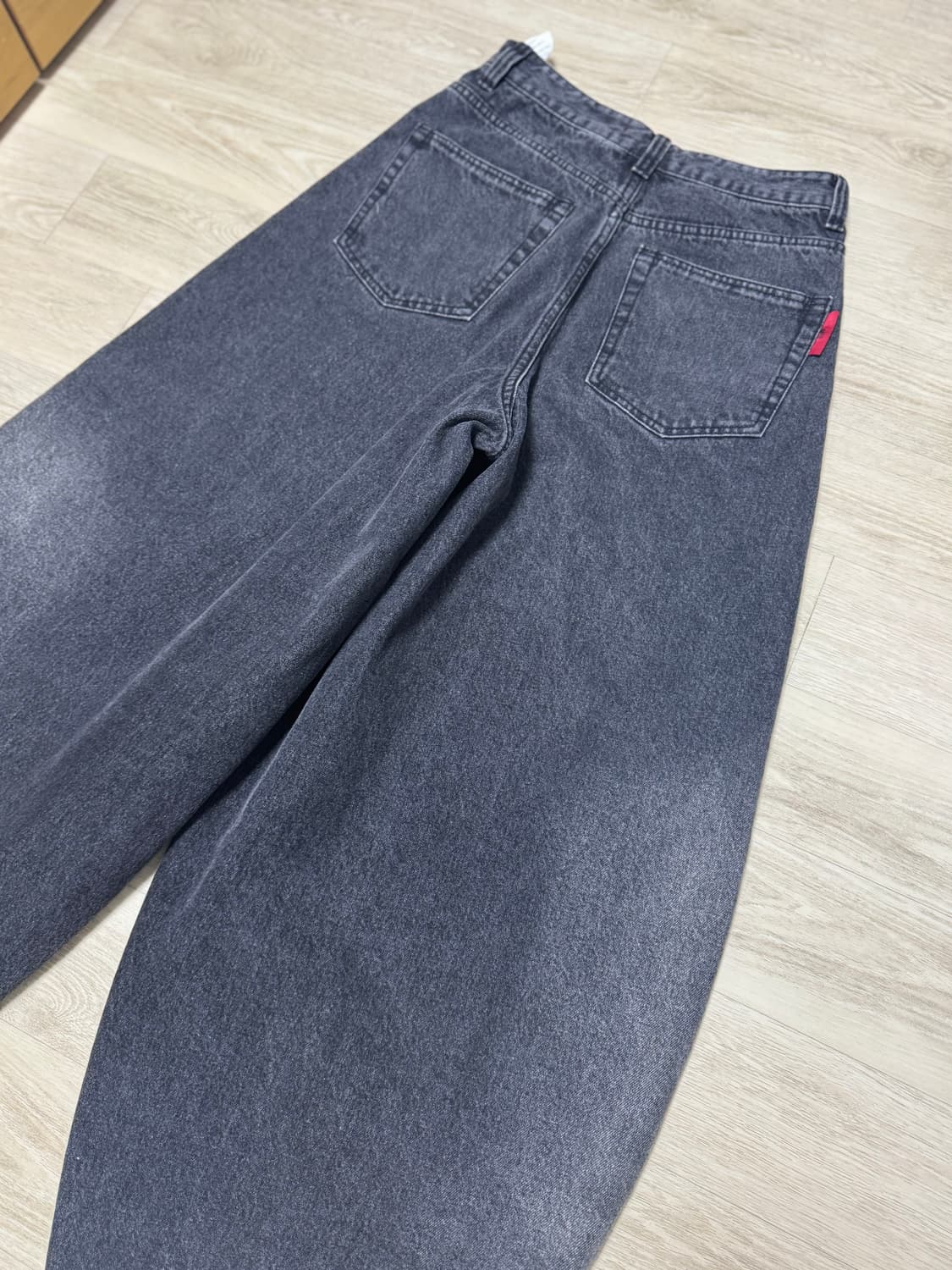 기철 벌룬핏 데님팬츠 블랙 xs 상품이미지3