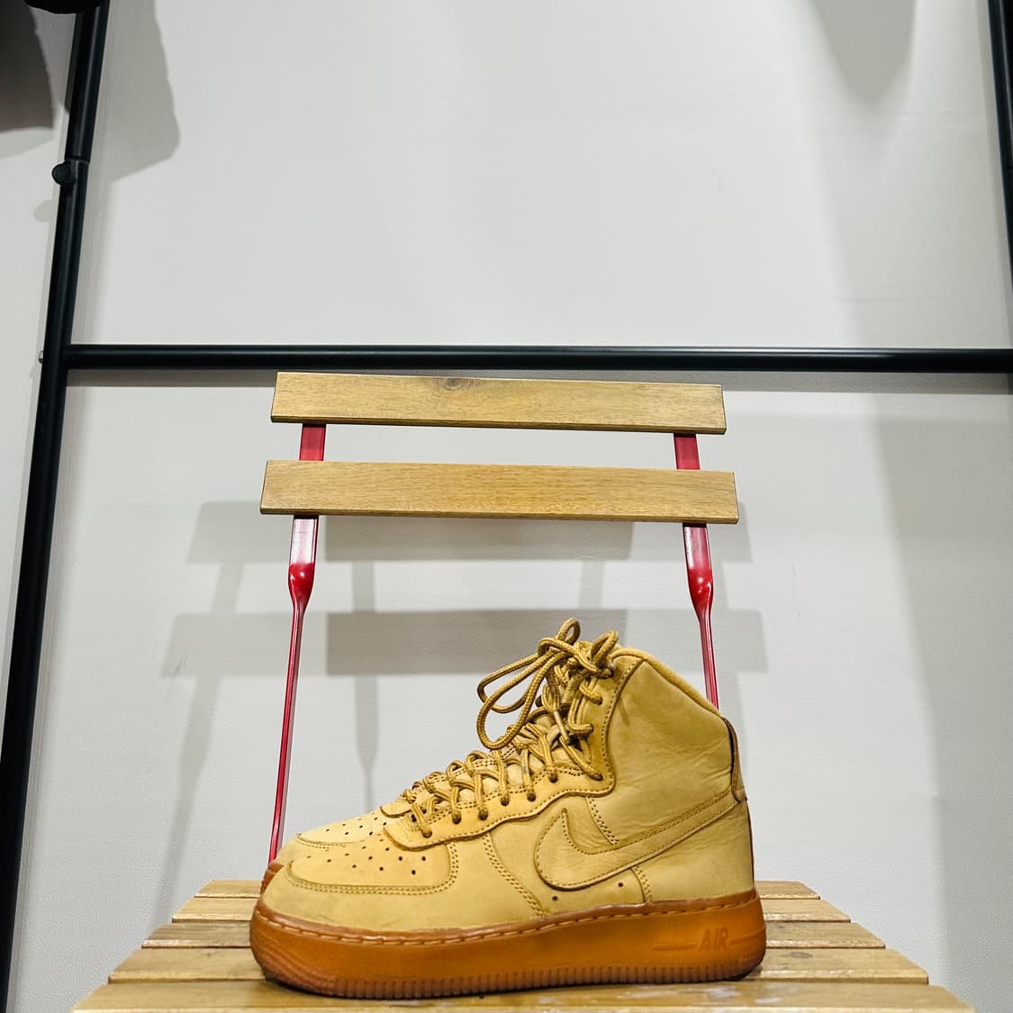 230) 나이키 운동화 여성 여자  에어포스1 하이 된장 스웨이드 상품이미지4