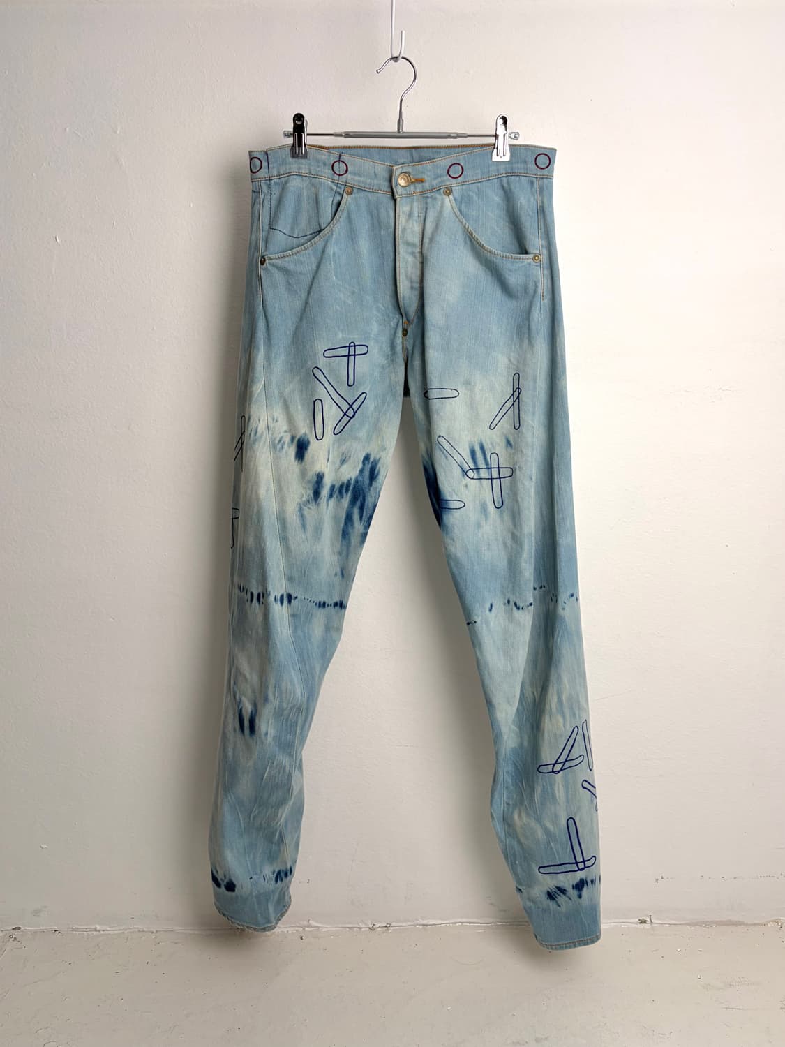 Levi’s Red Chaotic Bleach Jean 상품이미지1