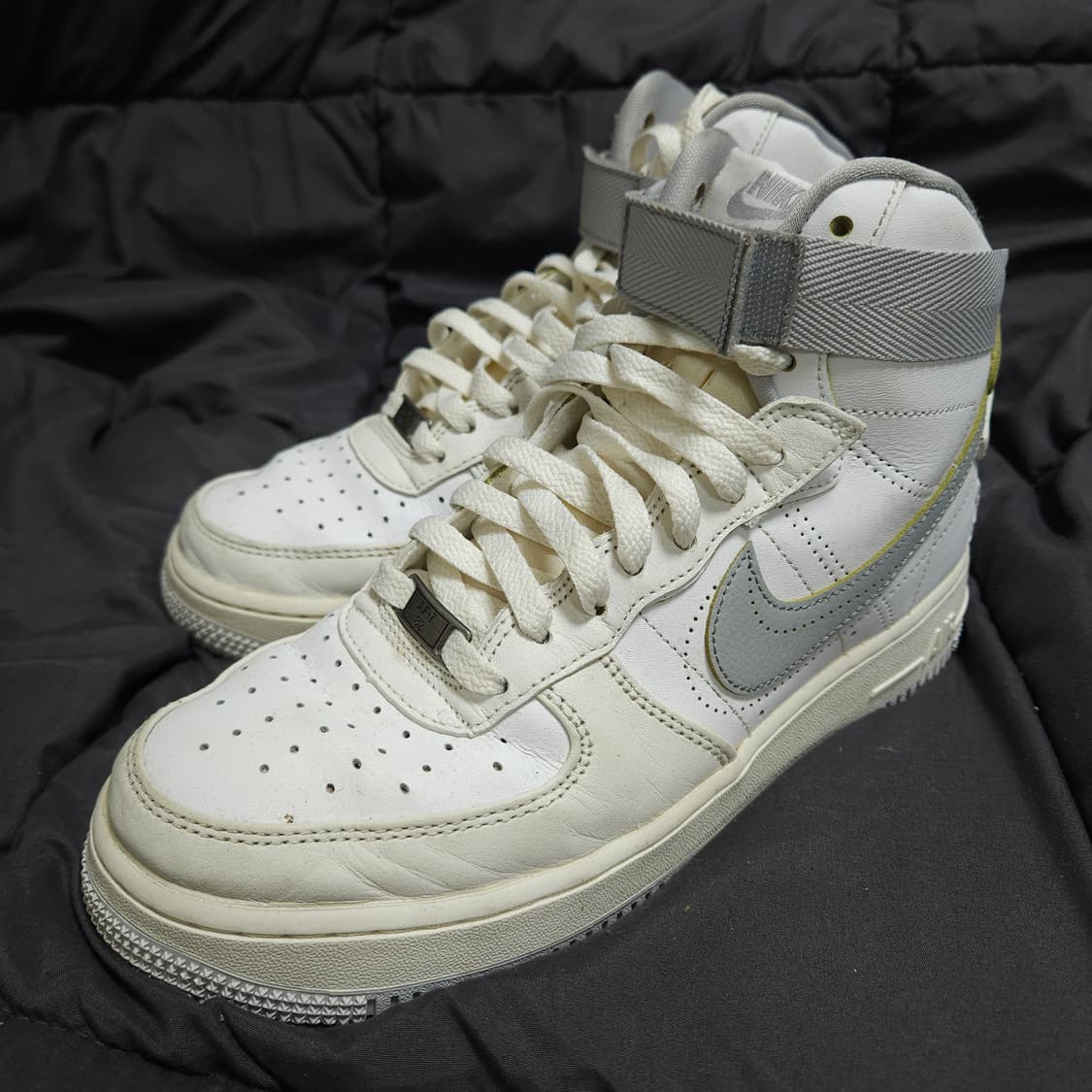 260 ) 나이키 에어포스1 하이 흰/회색 상품이미지1