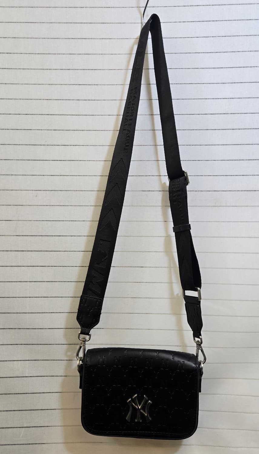 MLB NY 로고 블랙 크로스백 상품이미지1