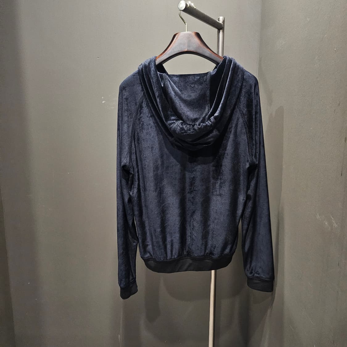 톰포드 벨루어 벨벳 레더트림 트레이닝 셋업 상품이미지3