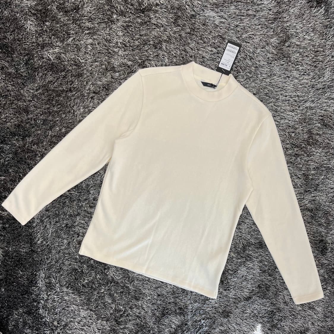 (새)앤드지 사카리바 모크넥 솔리드 티셔츠 (105) 상품이미지1