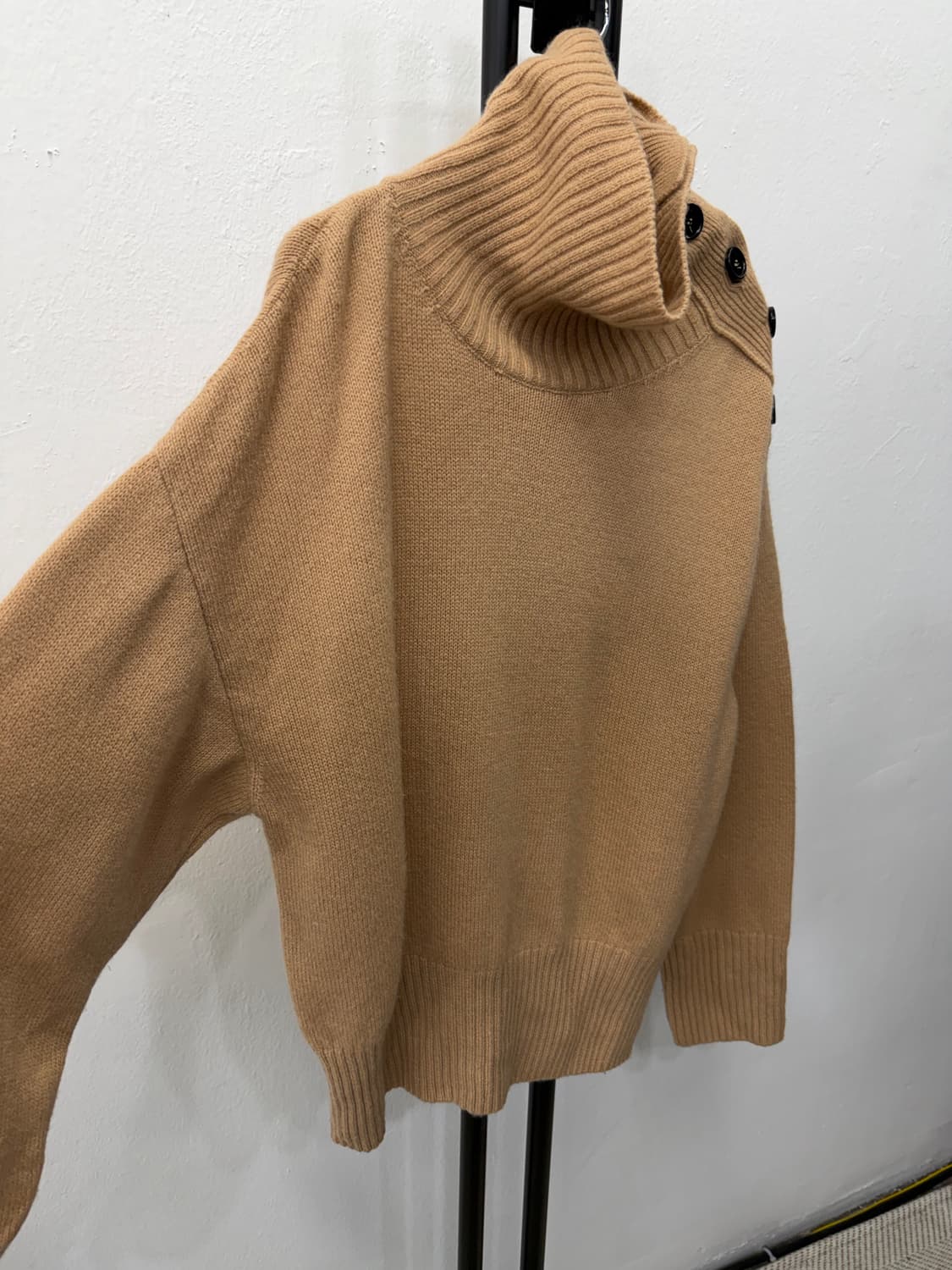 정품) MSGM 여성 터틀넥 오버사이즈 버튼 니트 스웨터 XS 상품이미지2