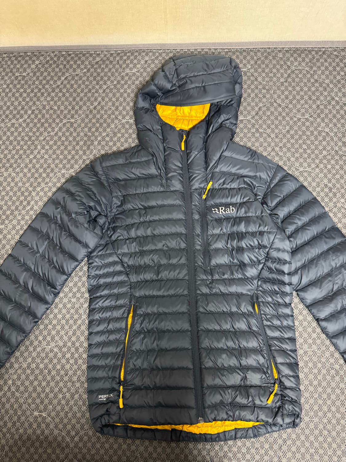 랩(Rab) 알파인 자켓 벨루가 상품이미지1