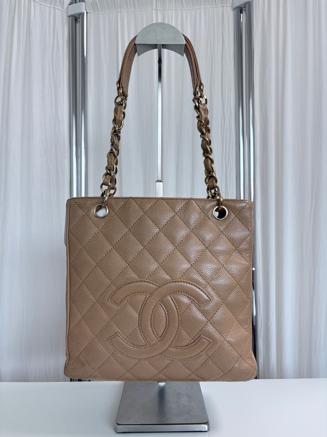 샤넬 쁘띠 샤핑백 베이지 상품이미지1