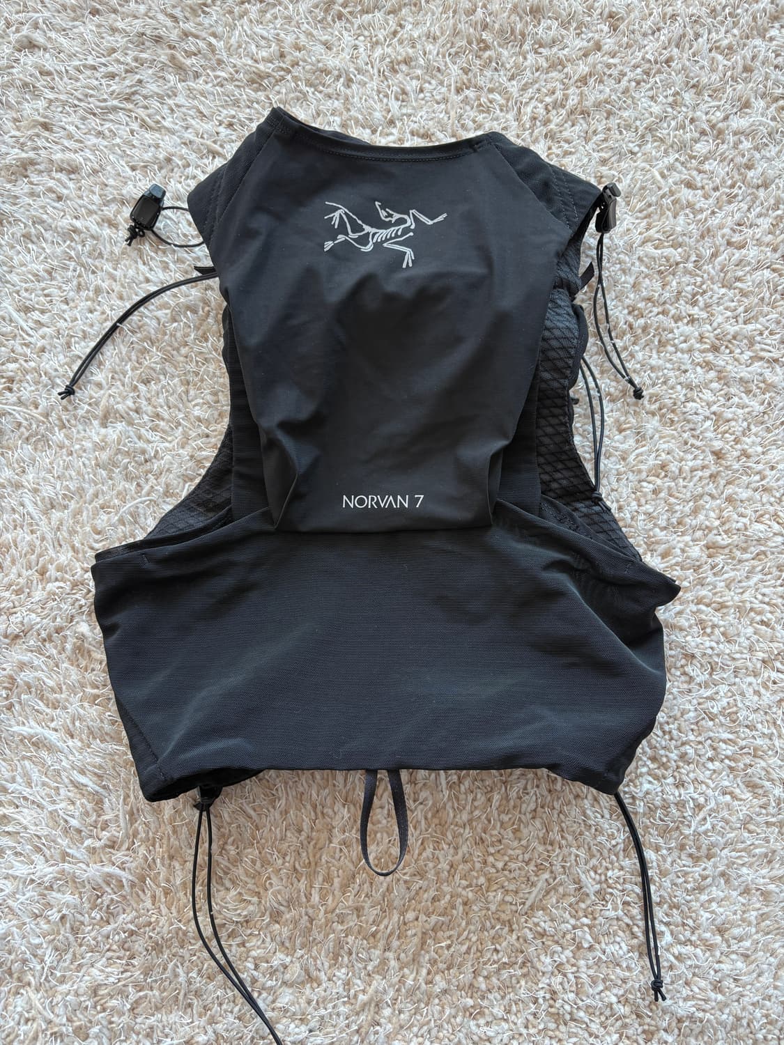 아크테릭스 노반7 트레일 러닝 조끼 여성 Norvan 7 Vest 상품이미지2