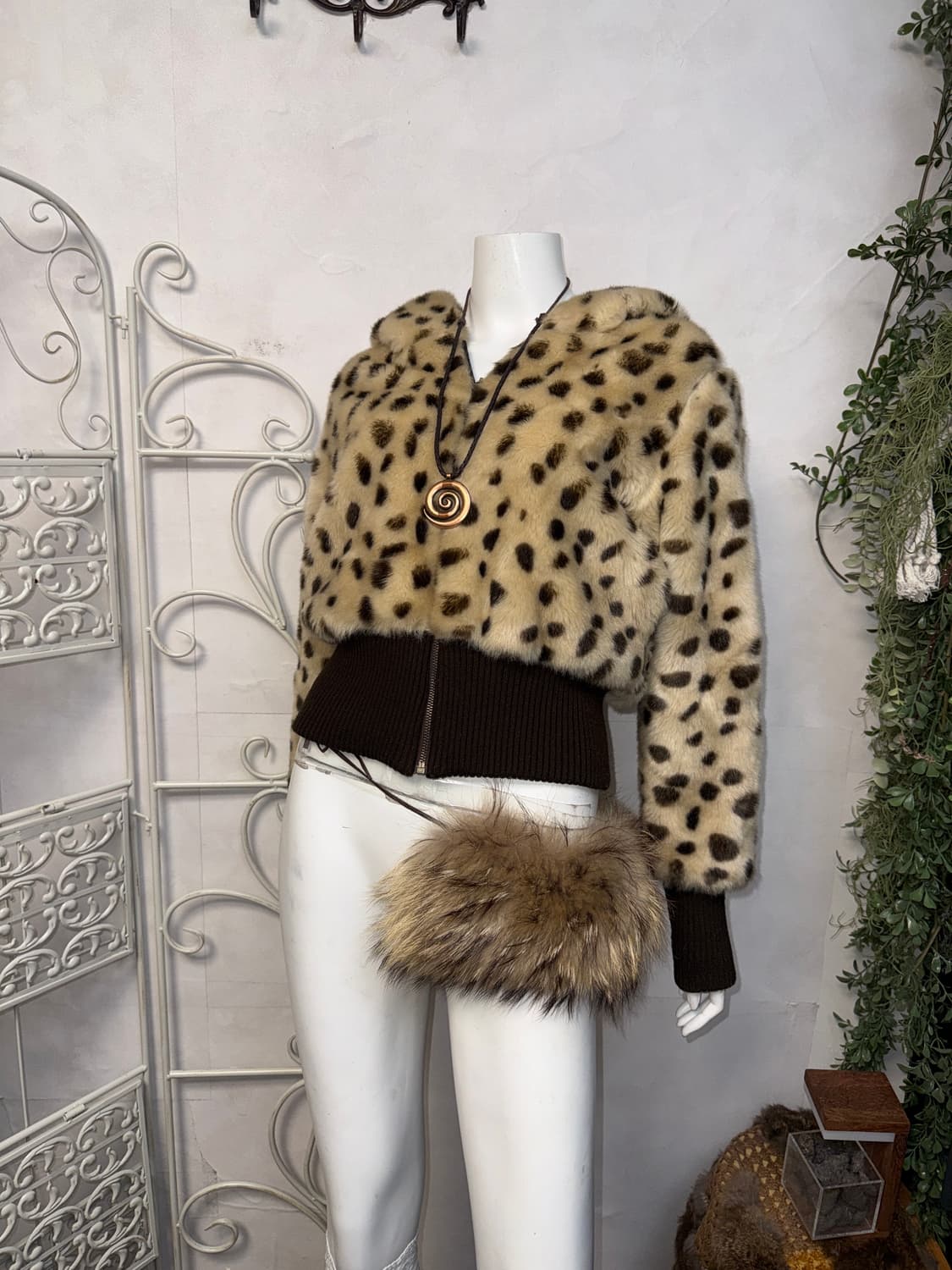 Beige brown dalmatian faux fur hood jk 상품이미지4