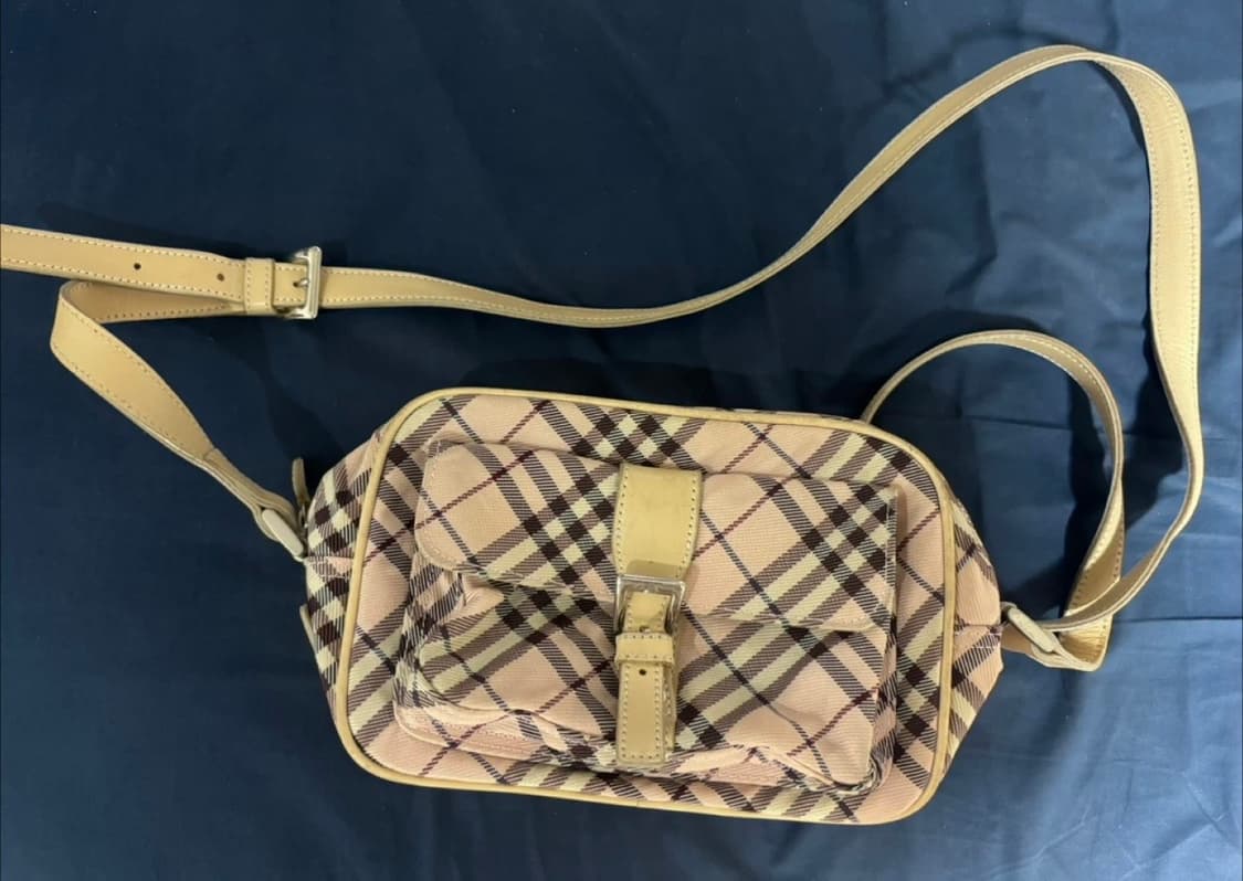 버버리 핑크 체크 크로스백 상품이미지1