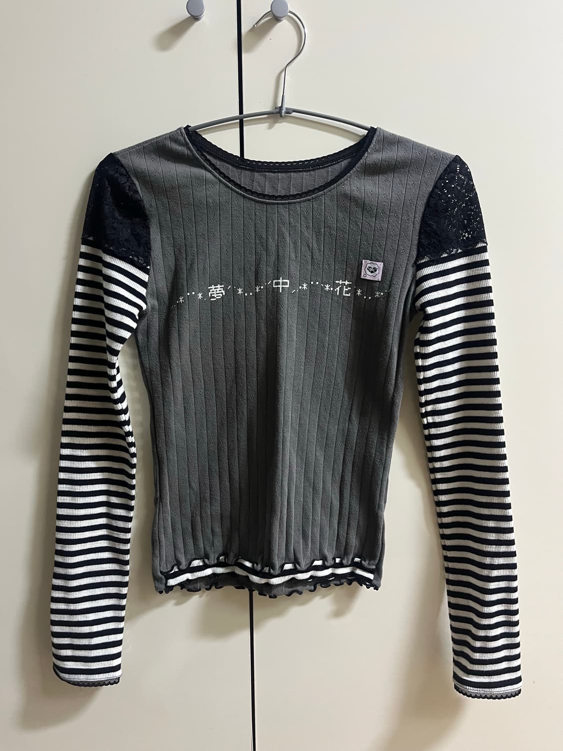 노피셜노피스 몽중화 스트라이프 슬리브탑 챠콜 상품이미지5