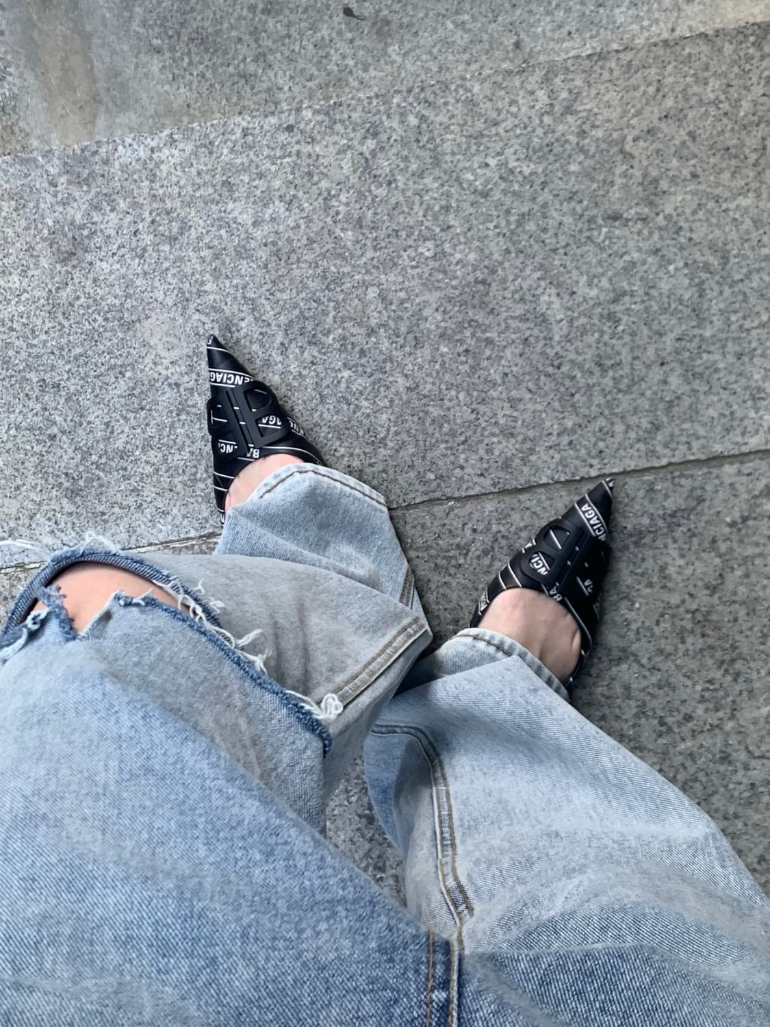 발렌시아가 로고샌들 상품이미지5