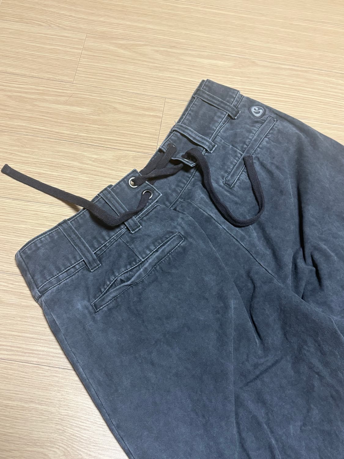 1회착용) 코이세이오 더블 카프리 블랙 팬츠 상품이미지5