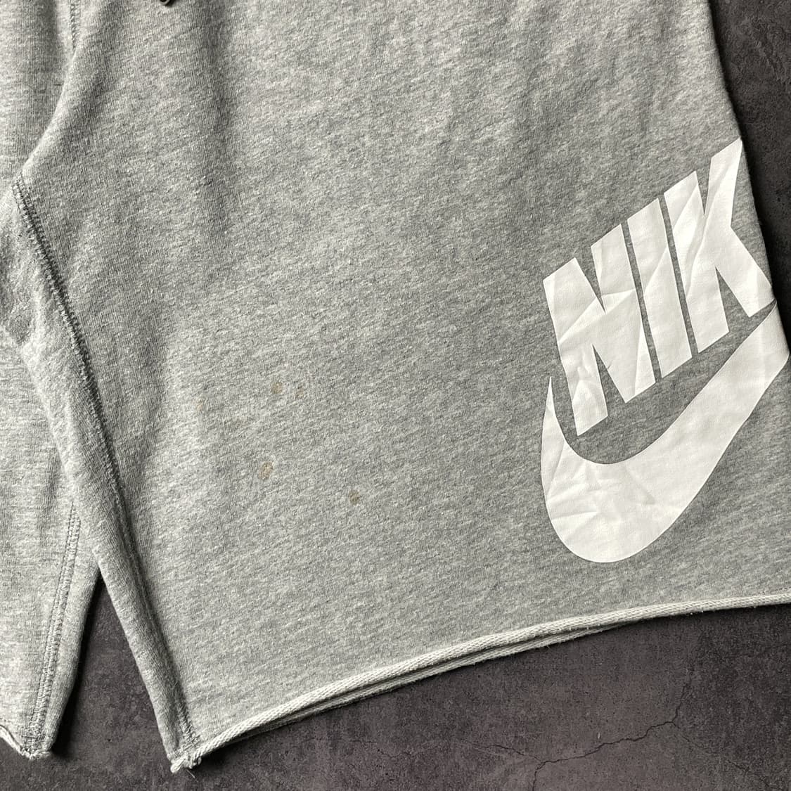 NIKE 나이키 그레이 밴딩 그래픽 스웨트 하프팬츠 A01166 상품이미지3