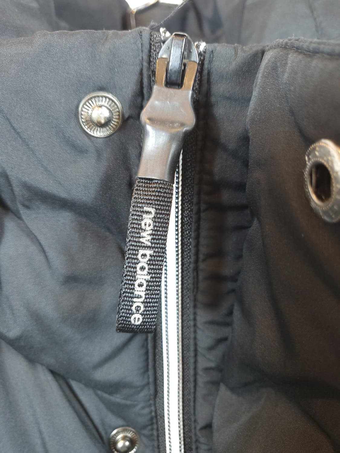 뉴발란스 퍼포먼스 챌린지 롱다운후드패딩 85-95 XS 블랙 상품이미지4