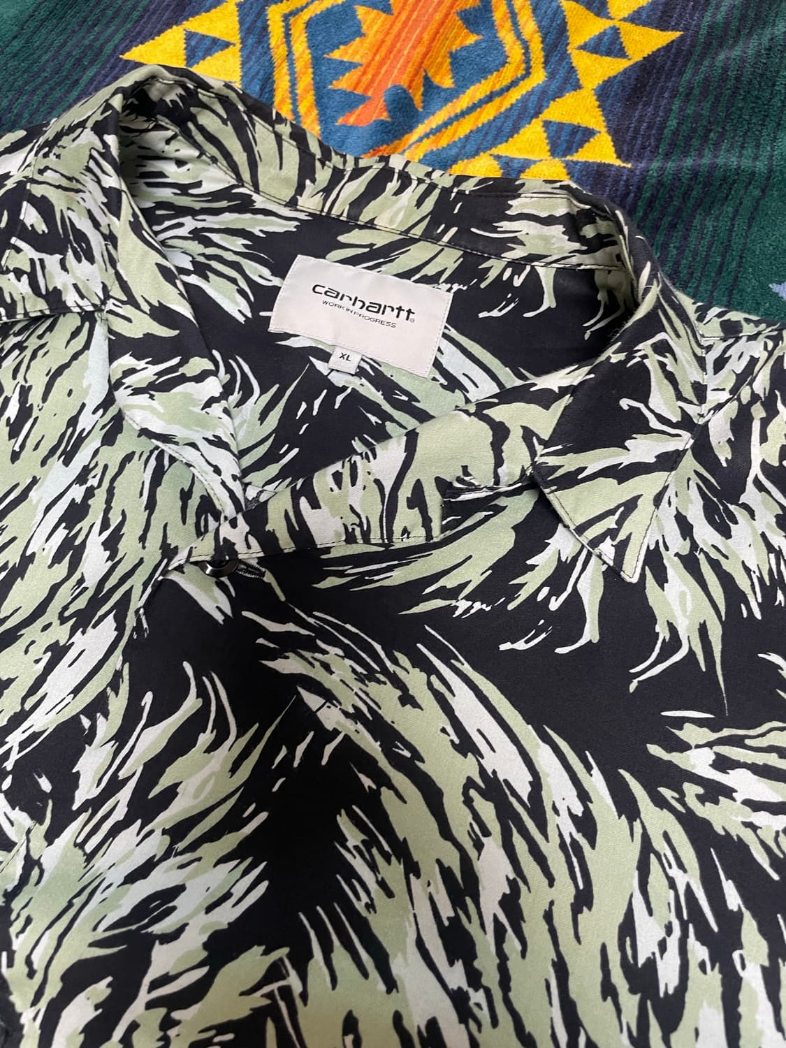 Carhartt  Hawaiian shirt XL 상품이미지3