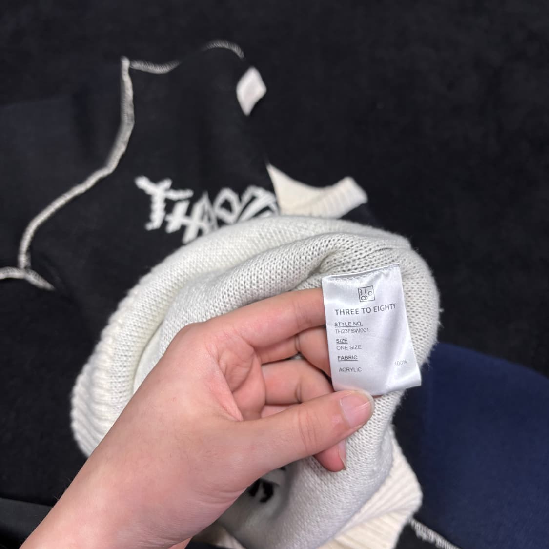 우먼FREE 쓰리투에이티 블랙 스티치 레터링 니트 상품이미지5