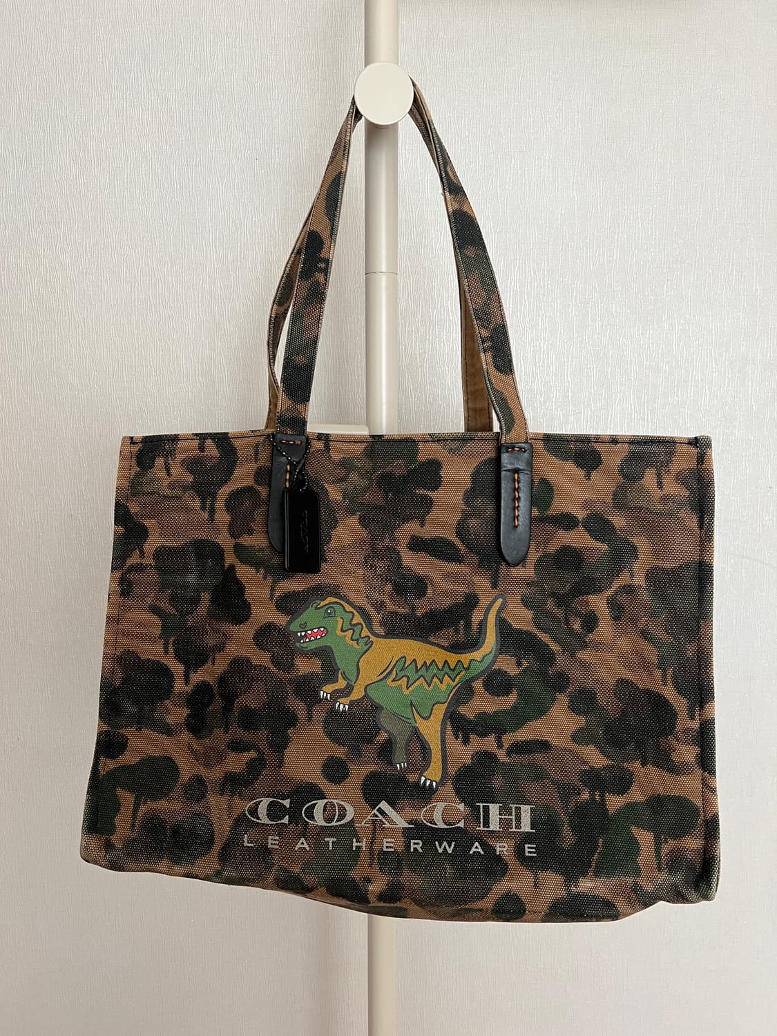 COACH Wild Beast Rexy Canvas Tote Bag 상품이미지1