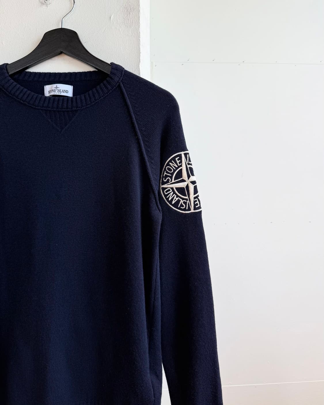 스톤아일랜드 주니어 네이비 로고자수 니트 상품이미지5