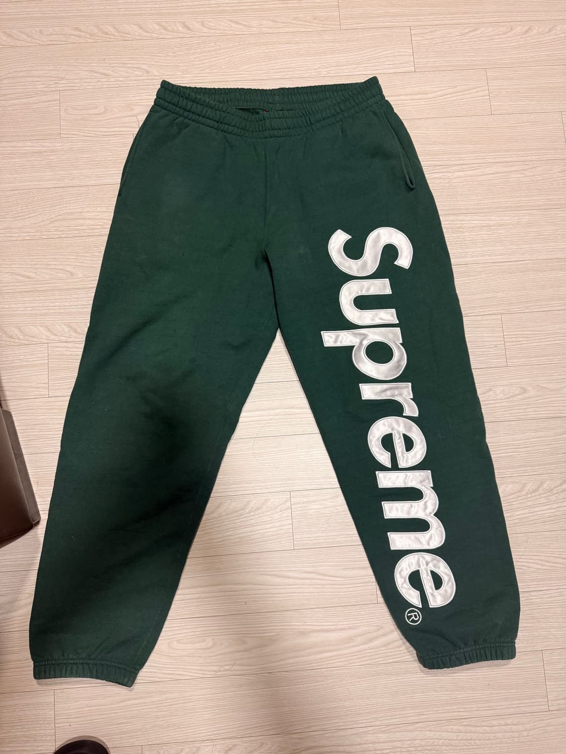 슈프림 사틴아플리케 스웻팬츠 m 상품이미지2