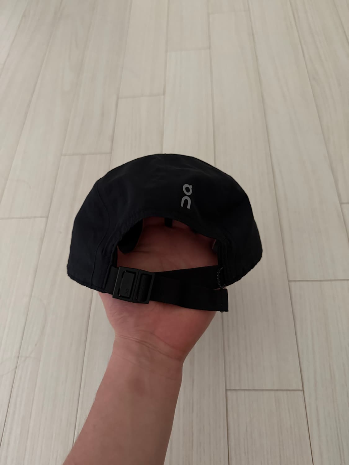 온러닝 퍼포먼스 캡 블랙 러닝모자 판매합니다. 상품이미지3