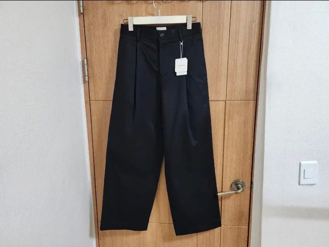 (0)블랭크룸 원턱 와이드 치노 팬츠 상품이미지1