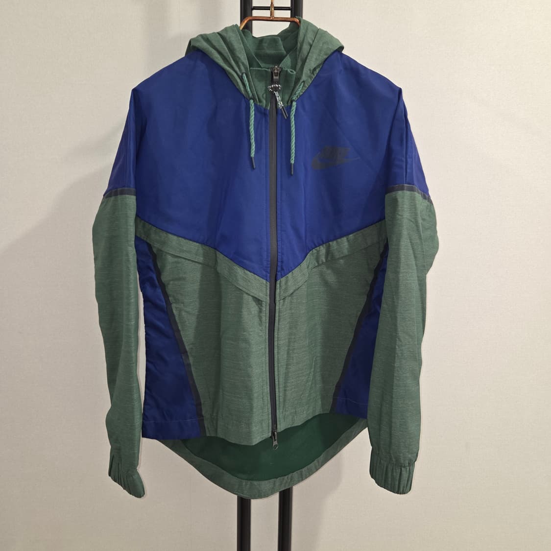 나이키 우먼 바람막이  상품이미지1